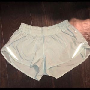 Mint Color Hotty Hot Shorts. 2.5” LULULEMON